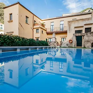 Amalfi Resort 2*, Amalfi Italy